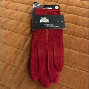 New with tags Genuine Leather Suede Red Gloves Medium